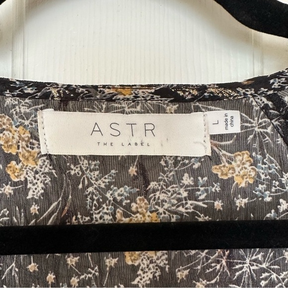 ASTR The Label Womens Black Gold Long Sleeve Tiered Ruffle Floral Dress Size L - Picture 4 of 16